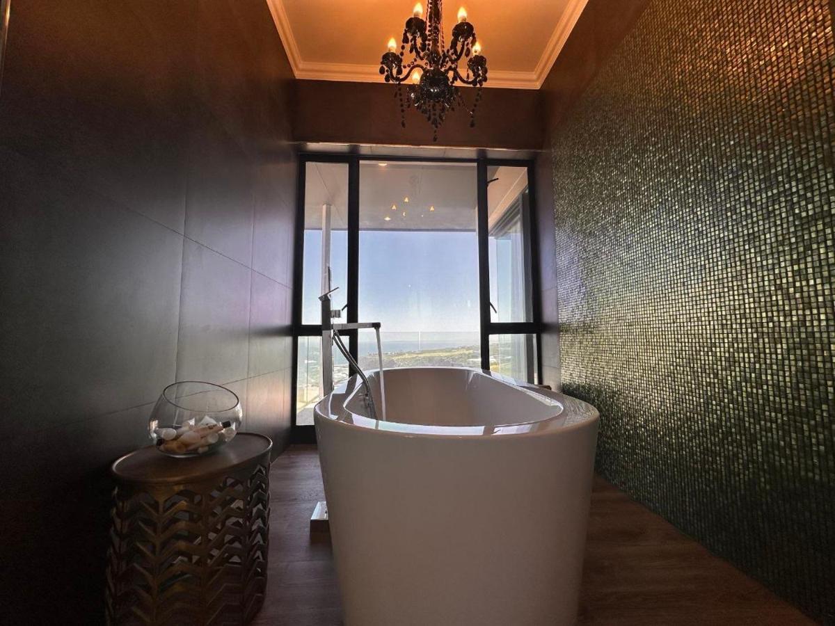 Luxury Home Located On Pinnacle Point Golf Estate Mossel Bay Kültér fotó